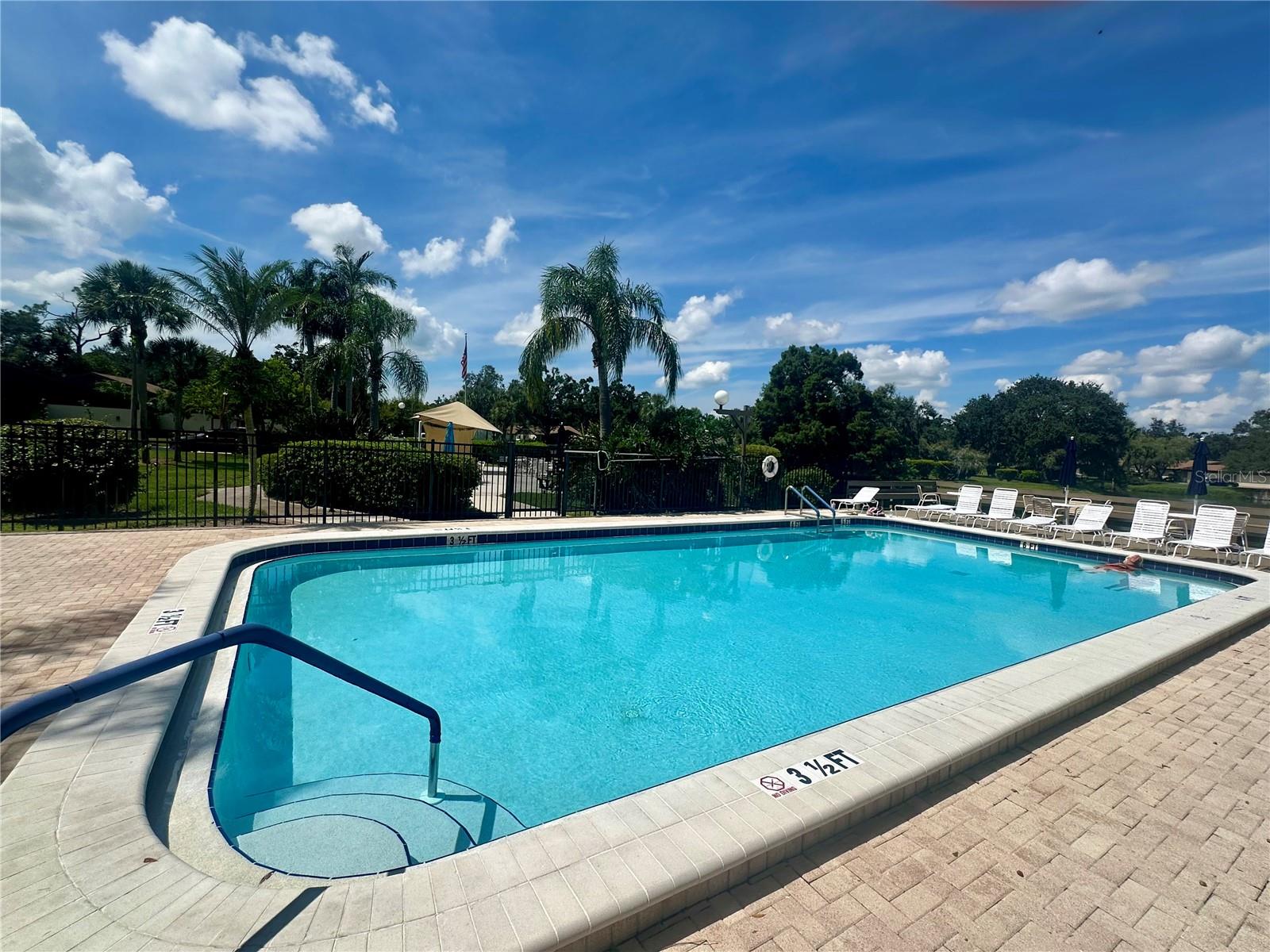 374 OAK HILL DR #37