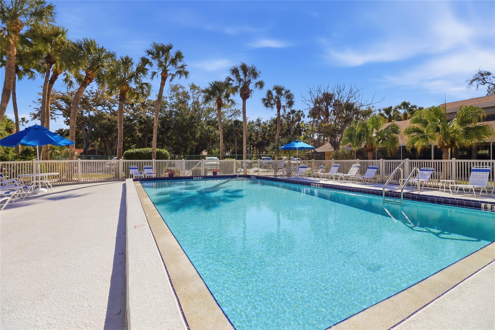 5062 VILLAGE GARDENS DR #133