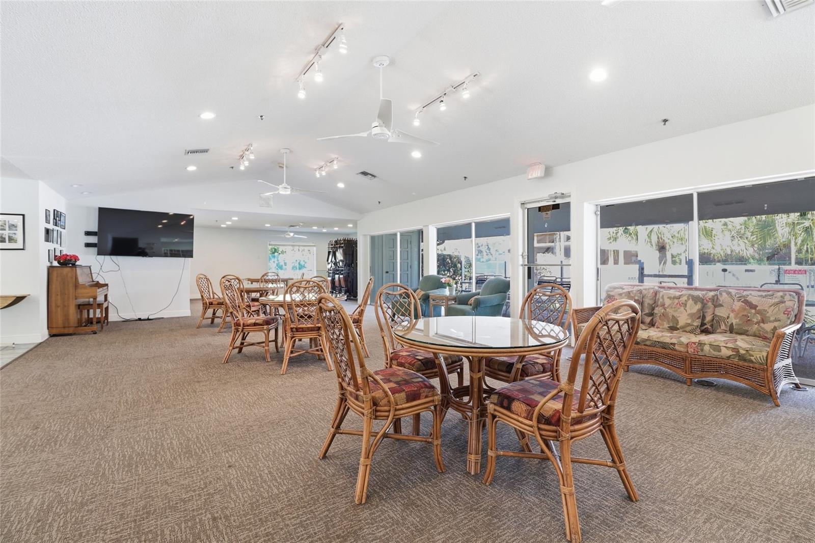 5062 VILLAGE GARDENS DR #133