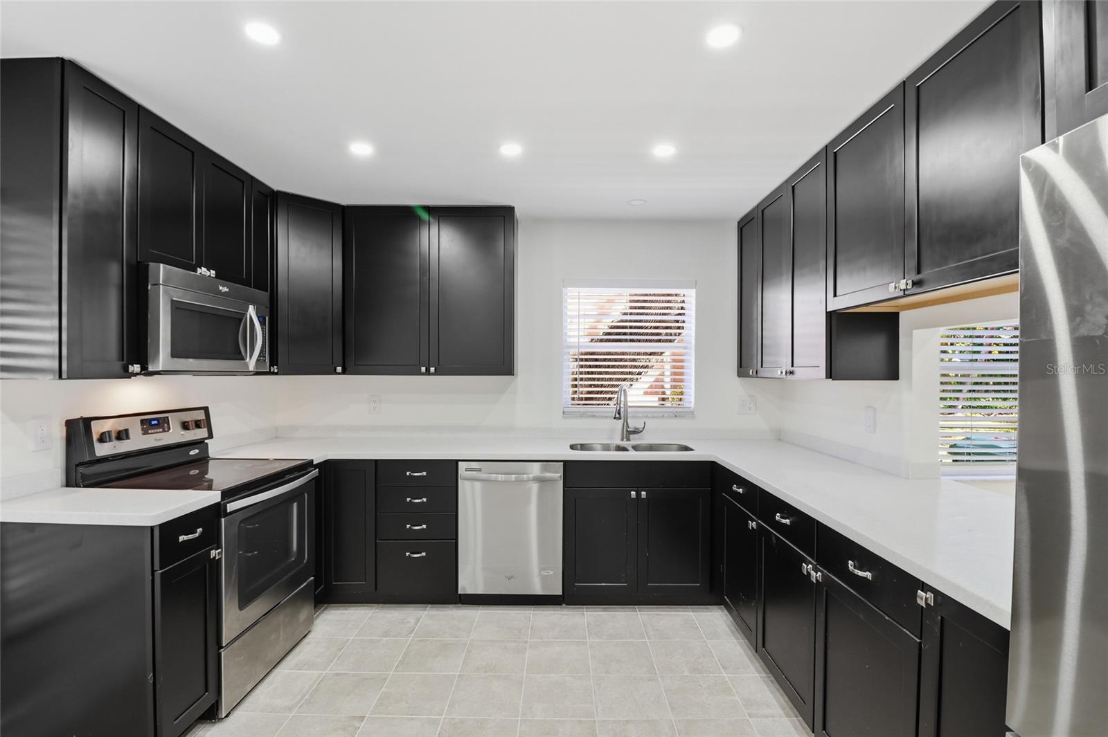 5062 VILLAGE GARDENS DR #133