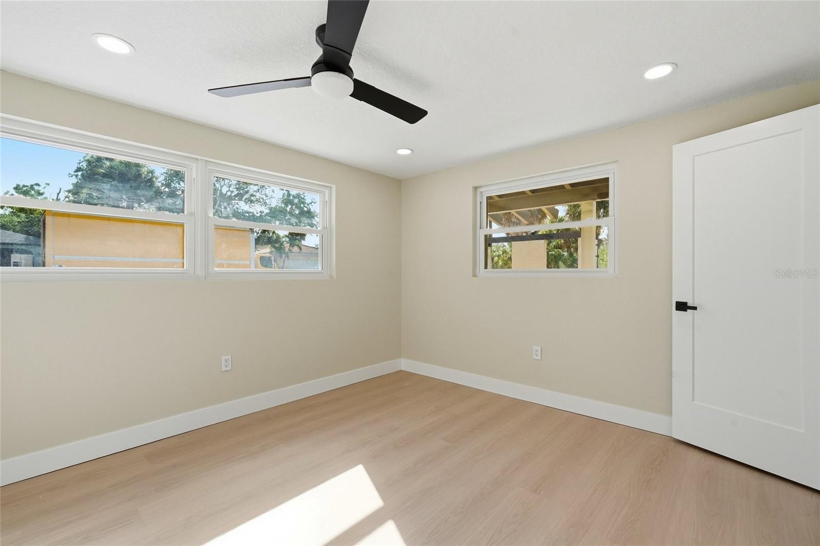 782 BIRDSONG LN