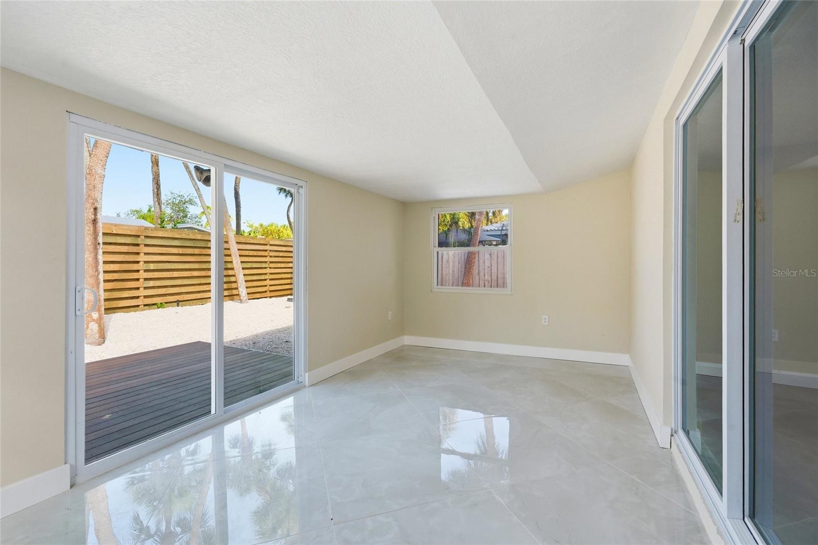 782 BIRDSONG LN