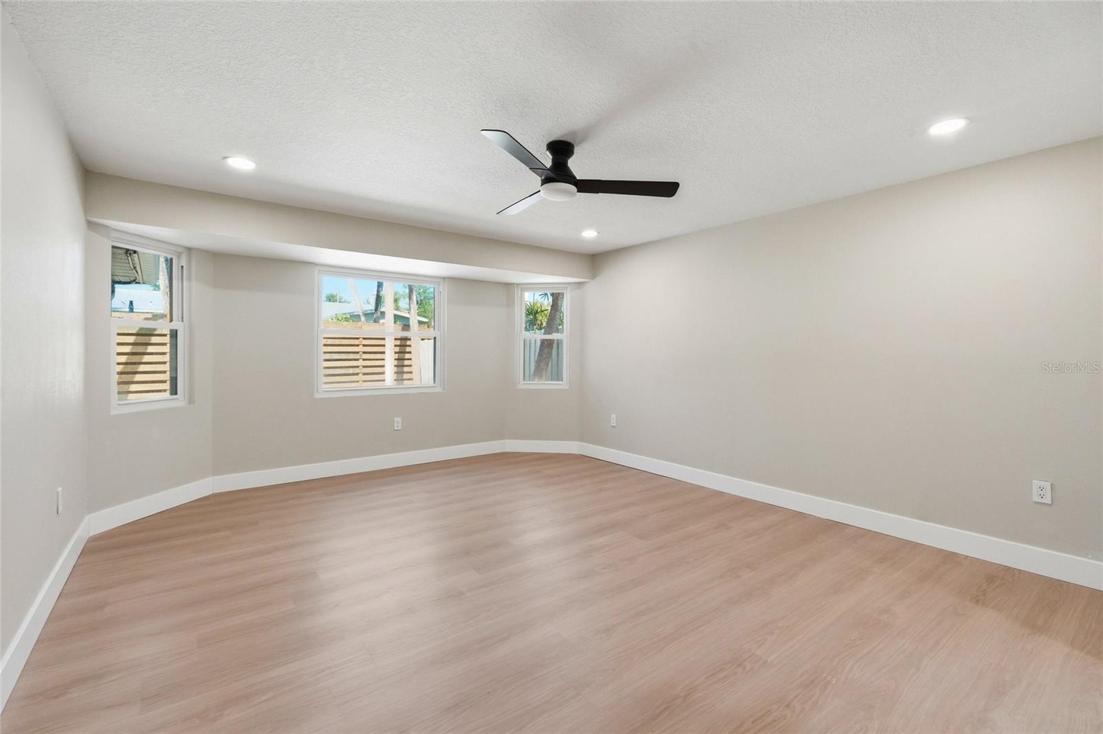 782 BIRDSONG LN