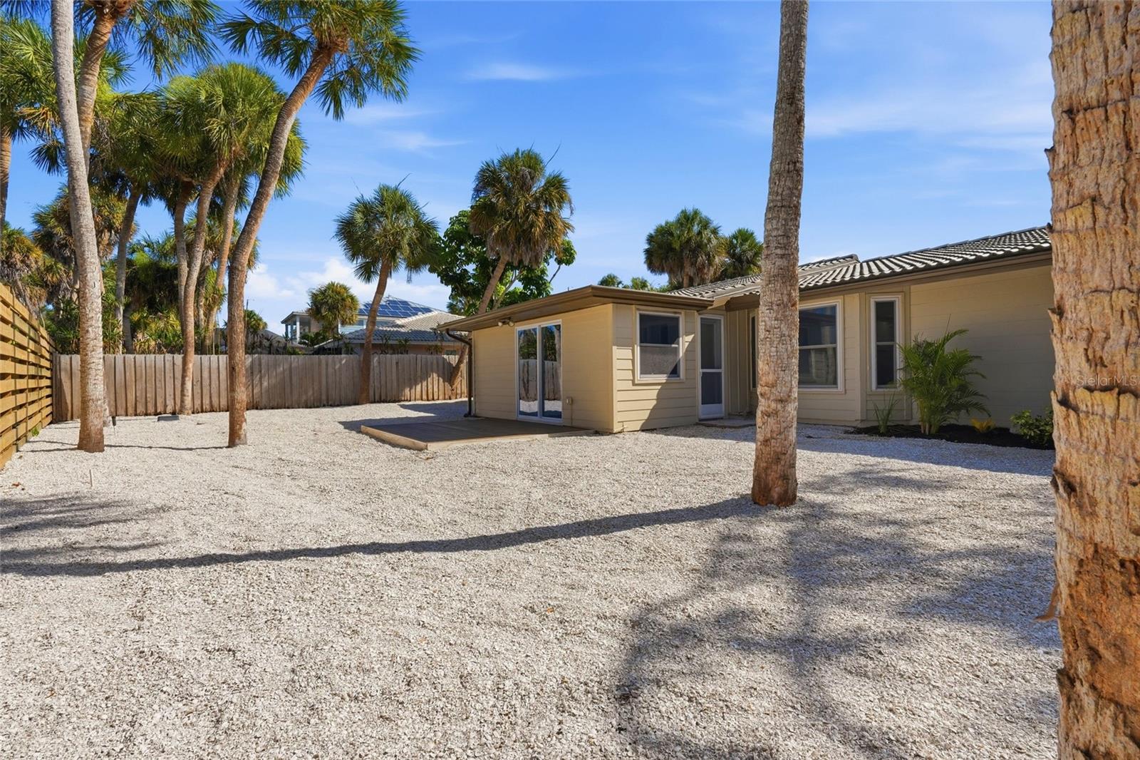 782 BIRDSONG LN