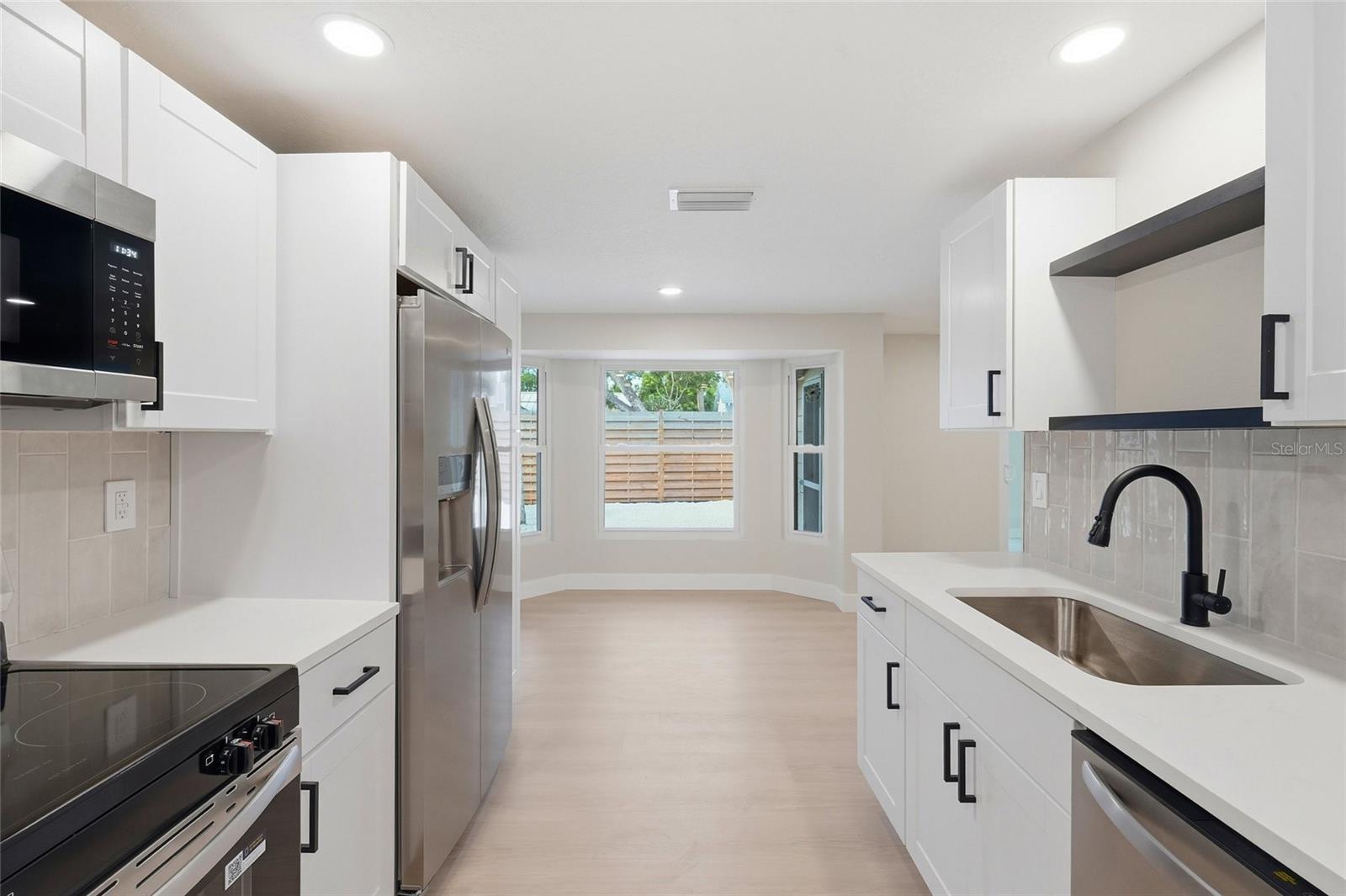 782 BIRDSONG LN