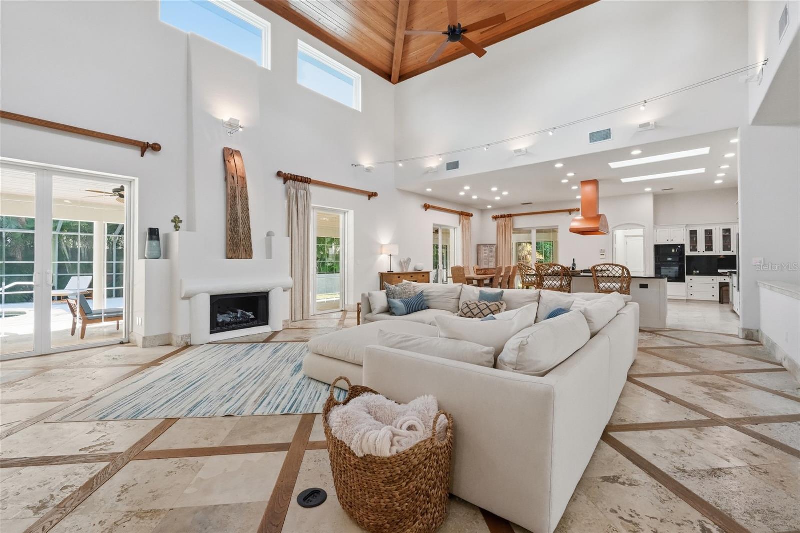 4307 CAMINO REAL