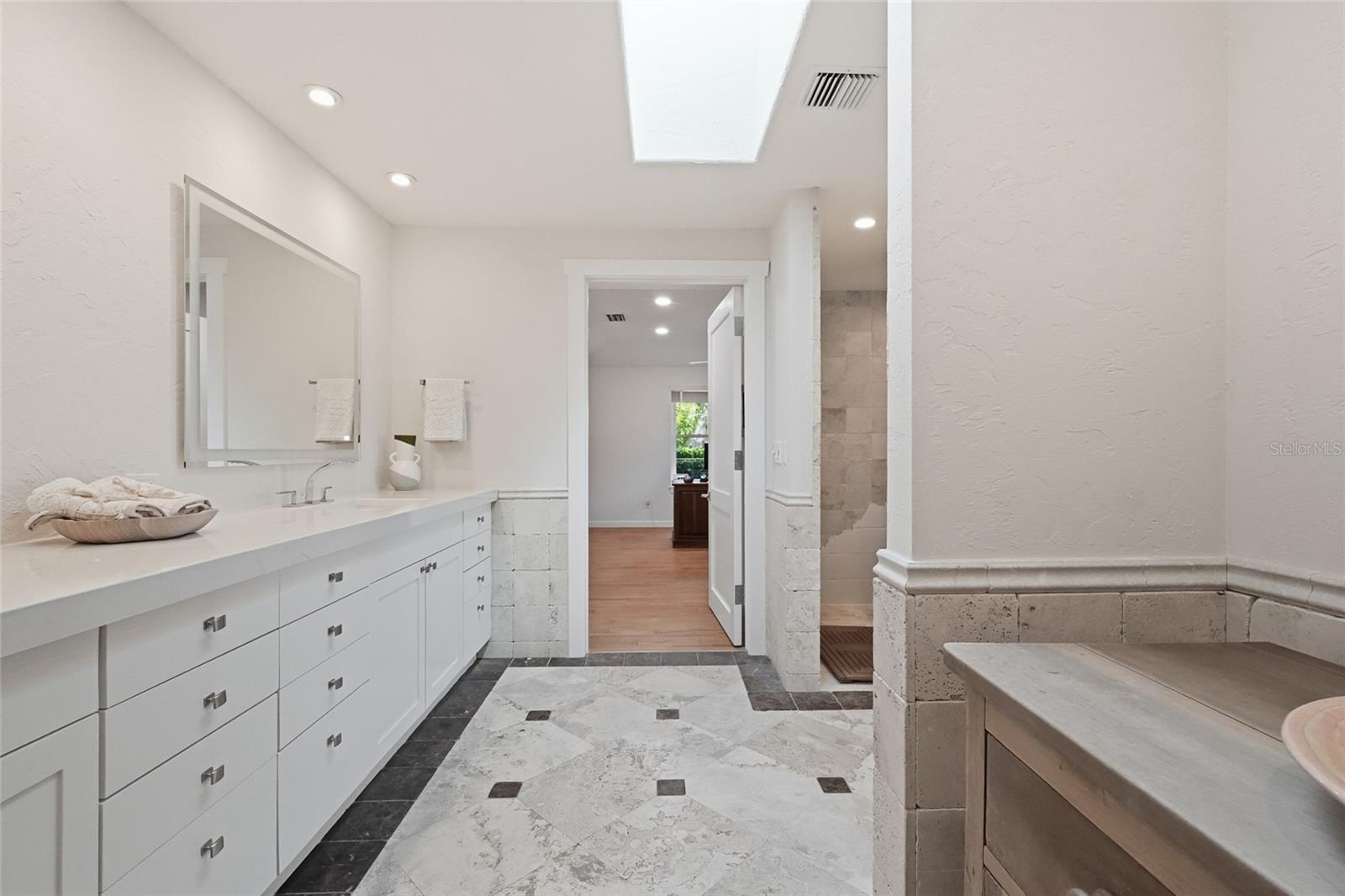 4307 CAMINO REAL