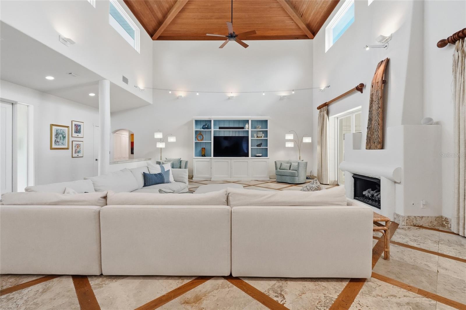 4307 CAMINO REAL