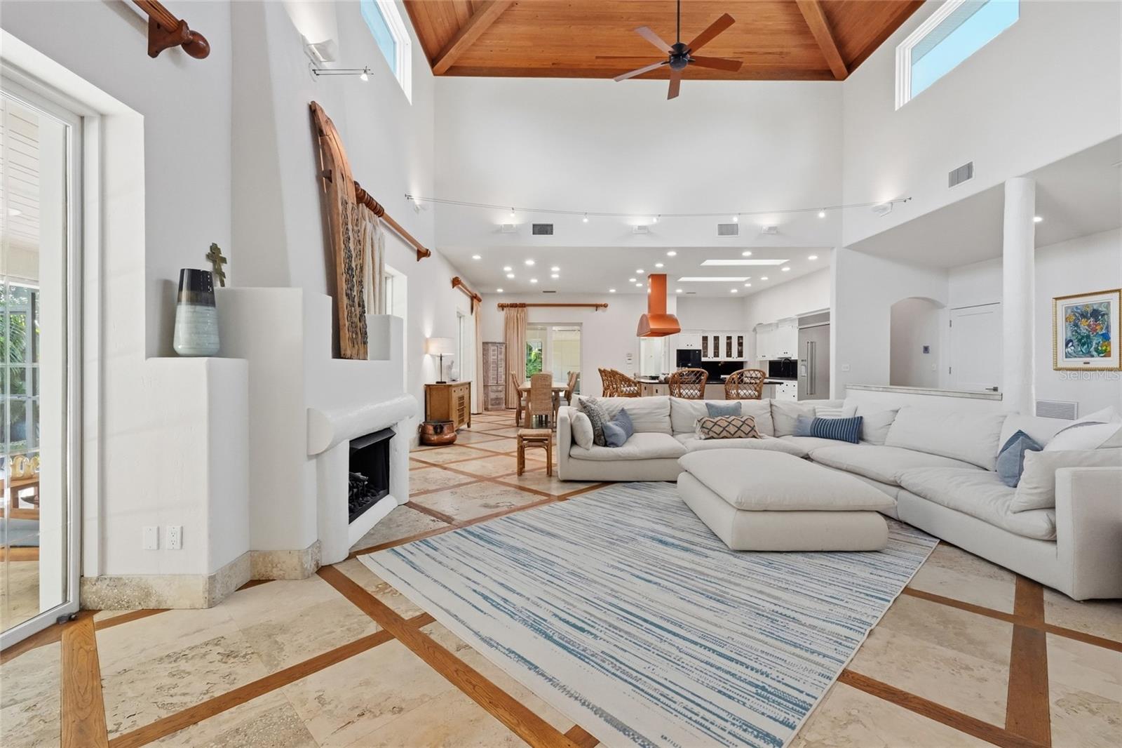 4307 CAMINO REAL