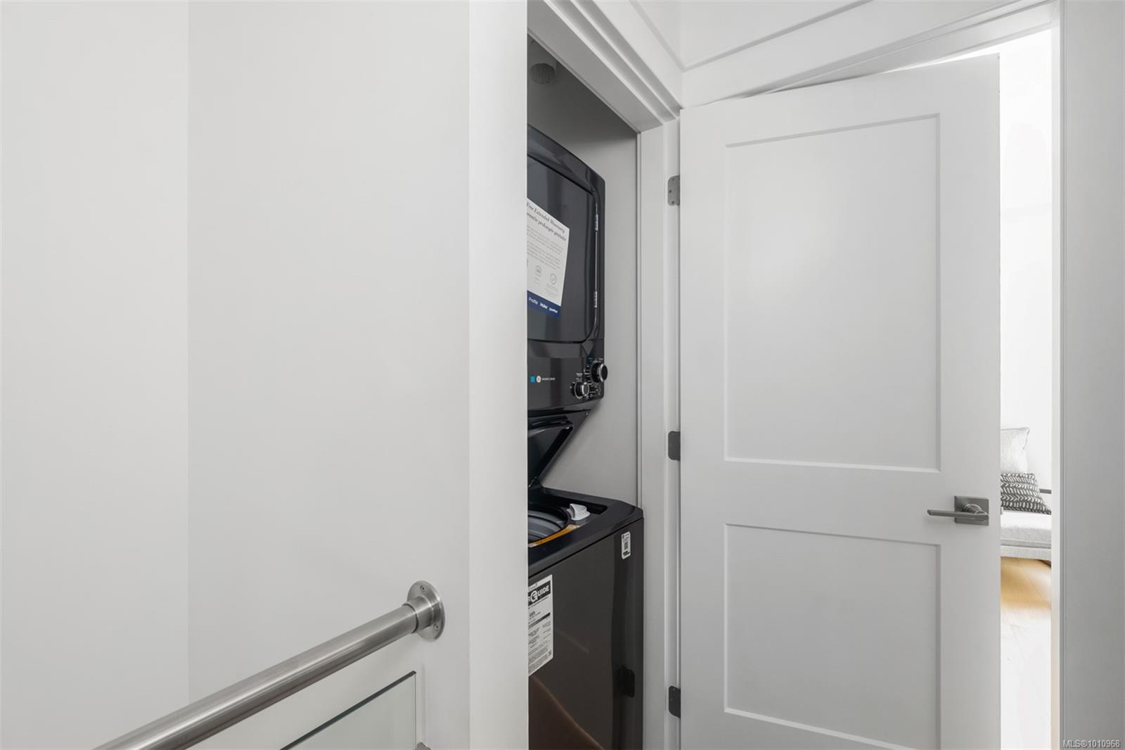 820 Dunsmuir Rd # 5