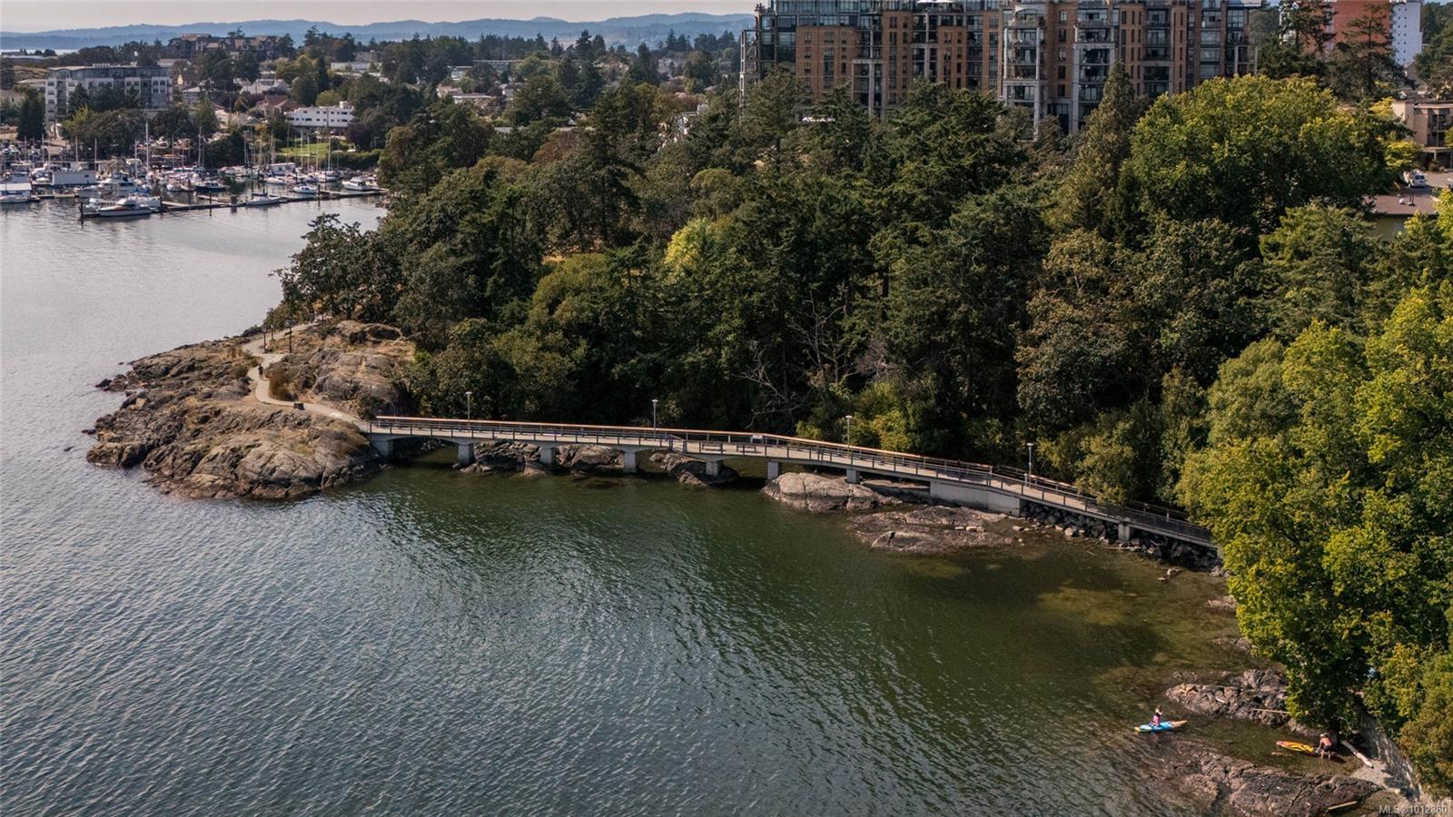820 Dunsmuir Rd # 5