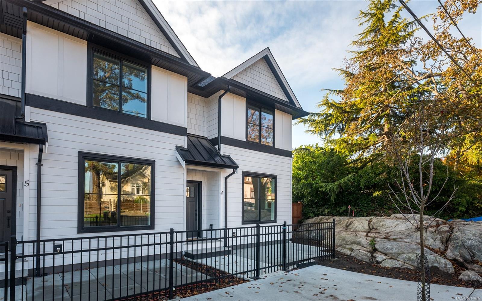 820 Dunsmuir Rd # 4