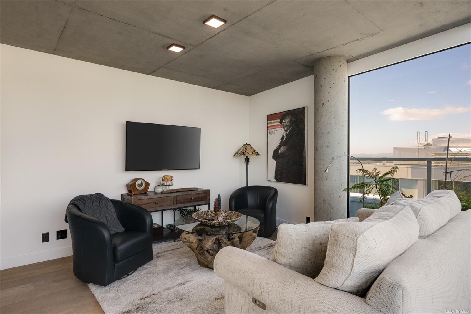 989 Johnson St # 1702