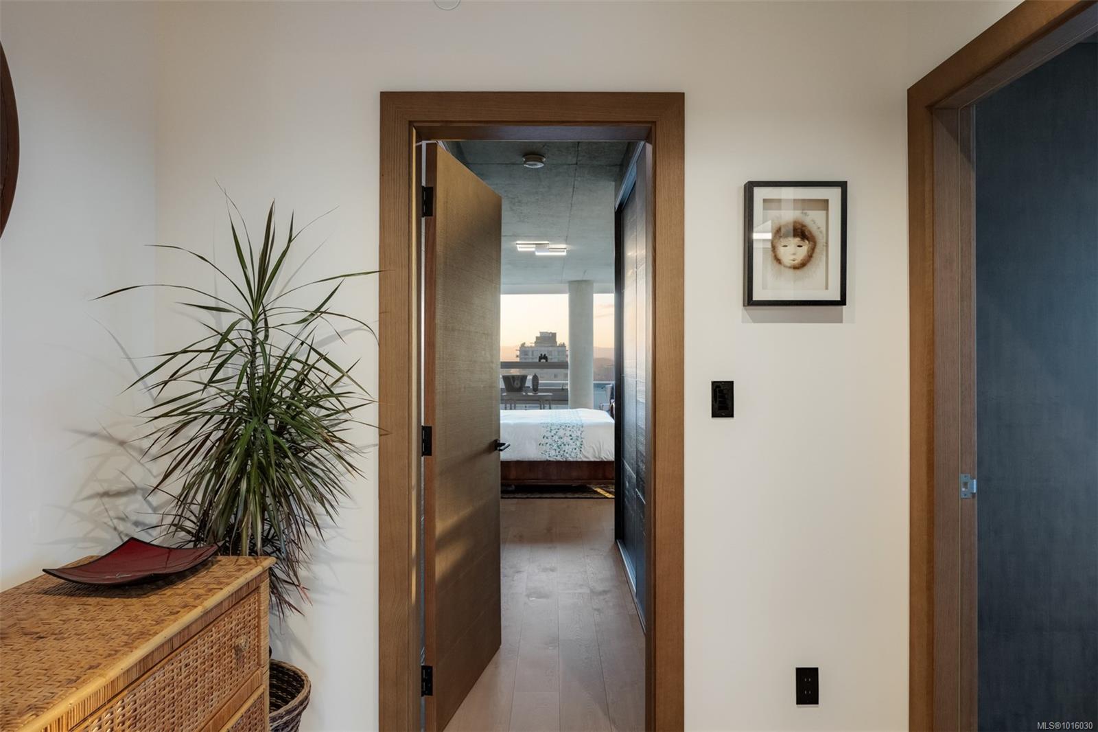 989 Johnson St # 1702