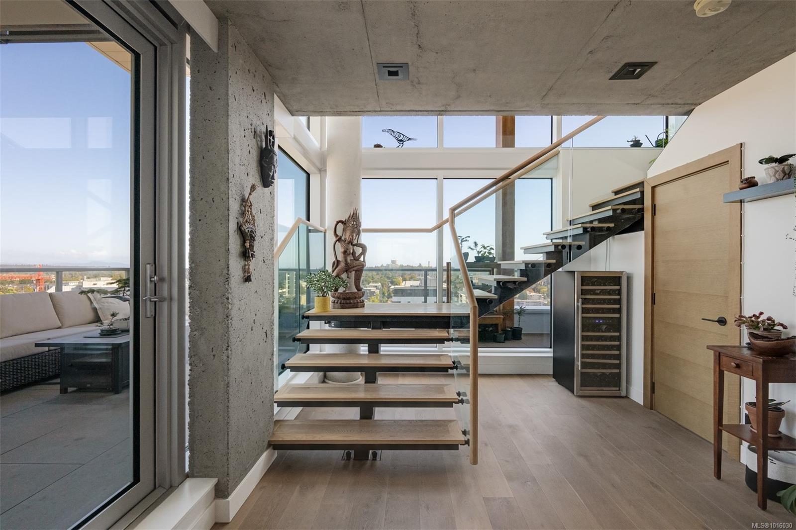 989 Johnson St # 1702