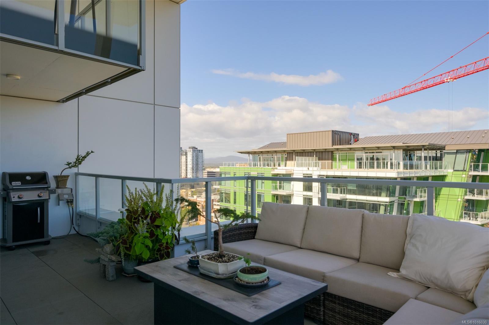 989 Johnson St # 1702