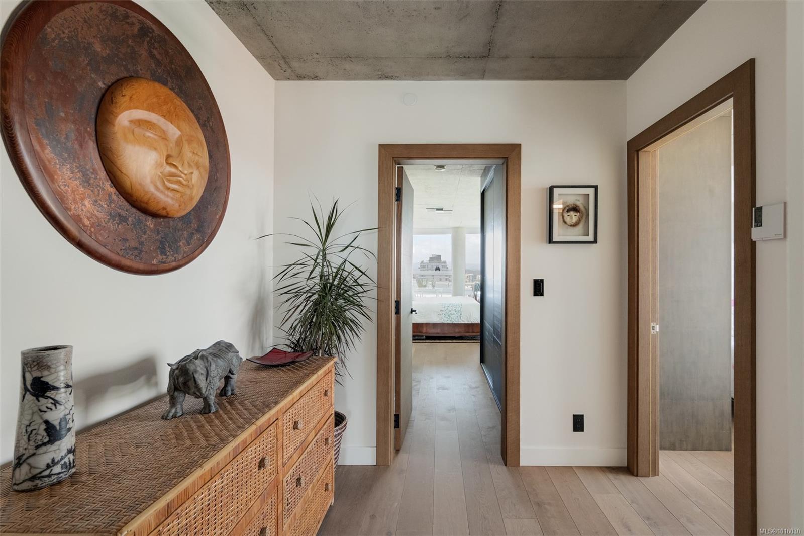 989 Johnson St # 1702