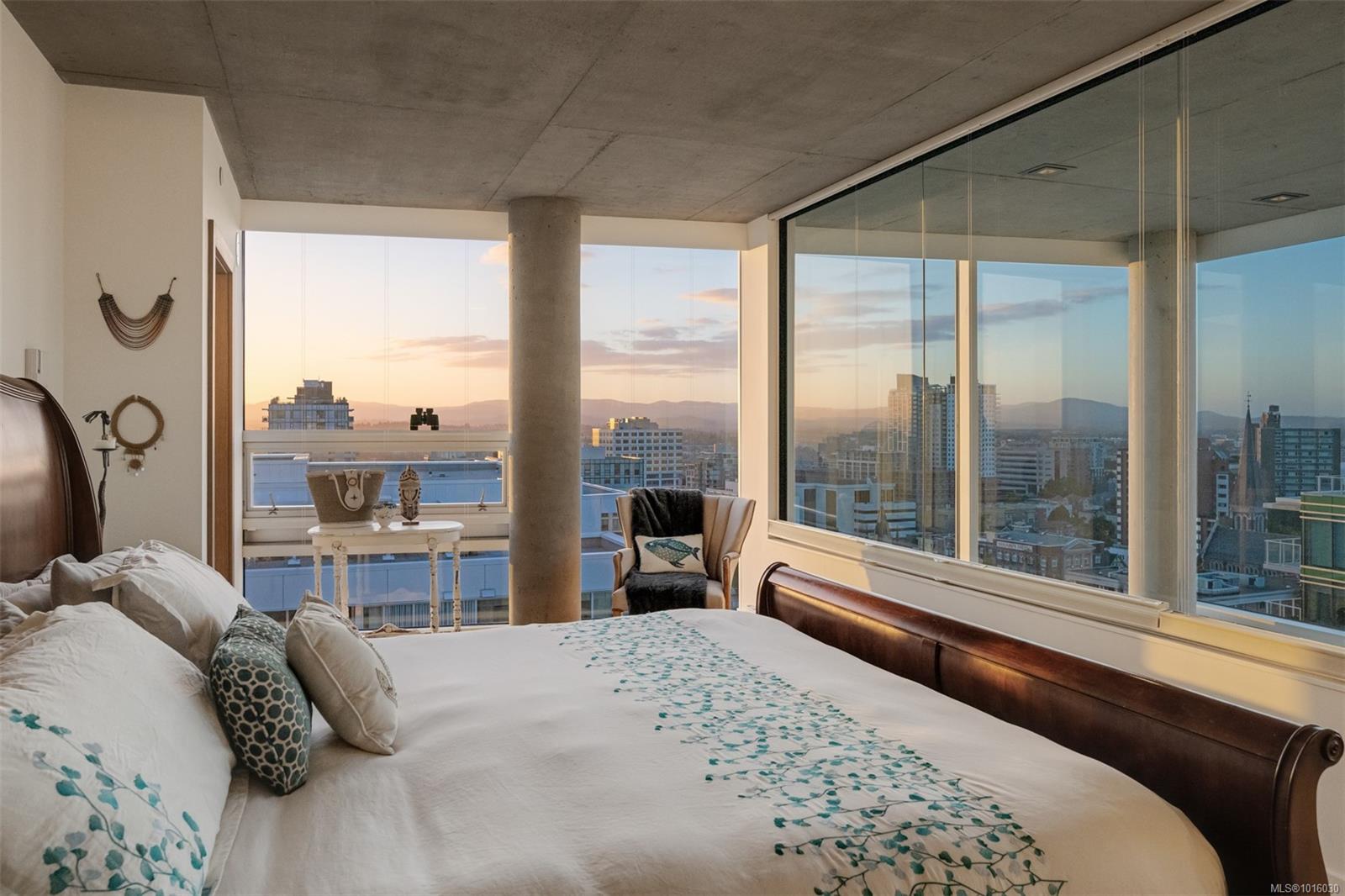 989 Johnson St # 1702