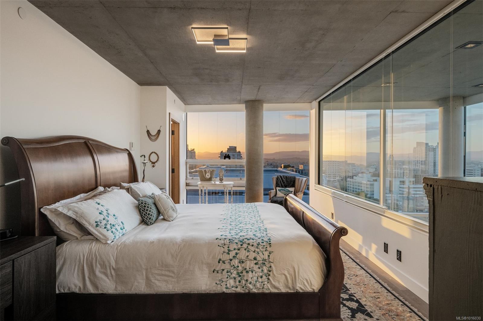 989 Johnson St # 1702