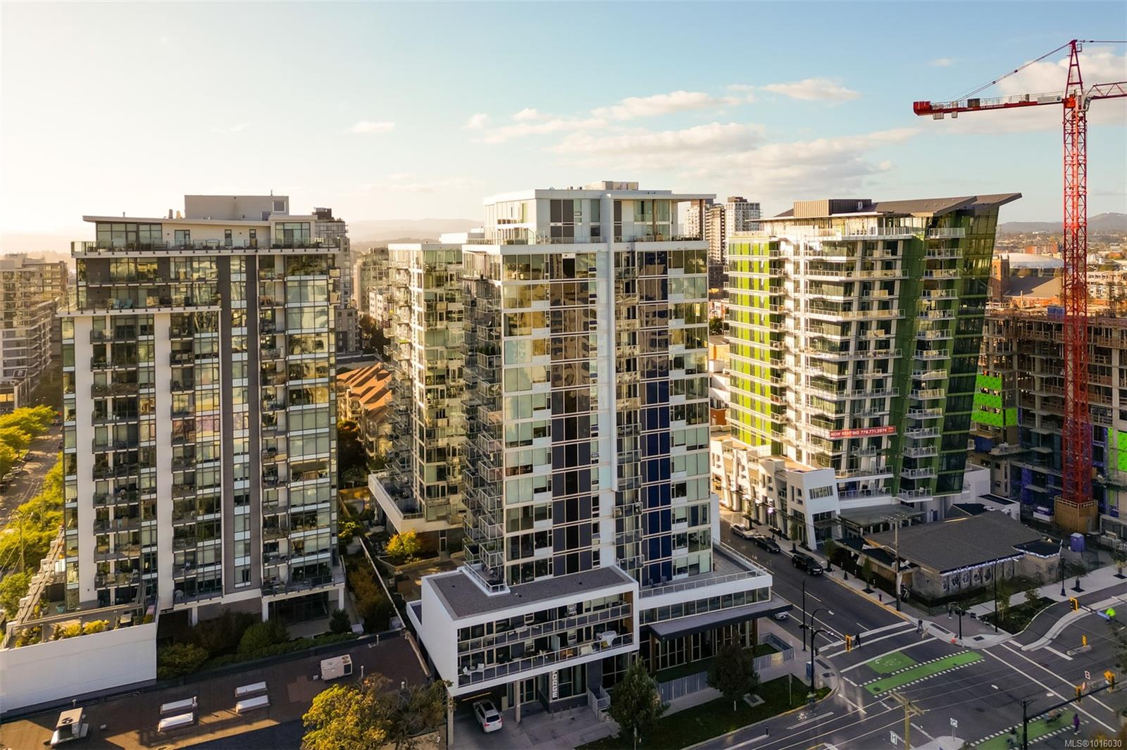 989 Johnson St # 1702