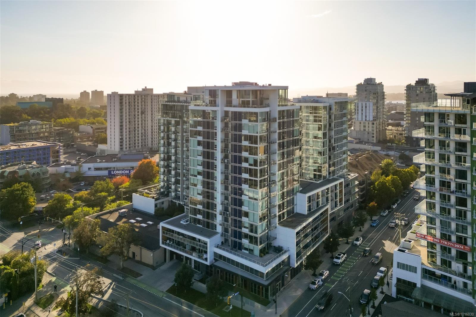 989 Johnson St # 1702