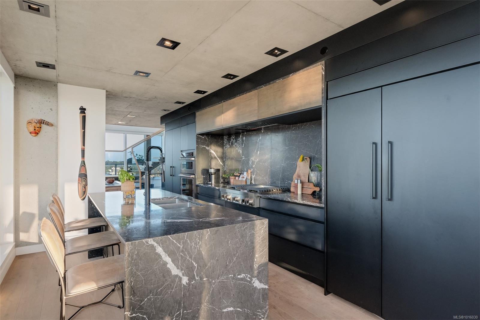 989 Johnson St # 1702