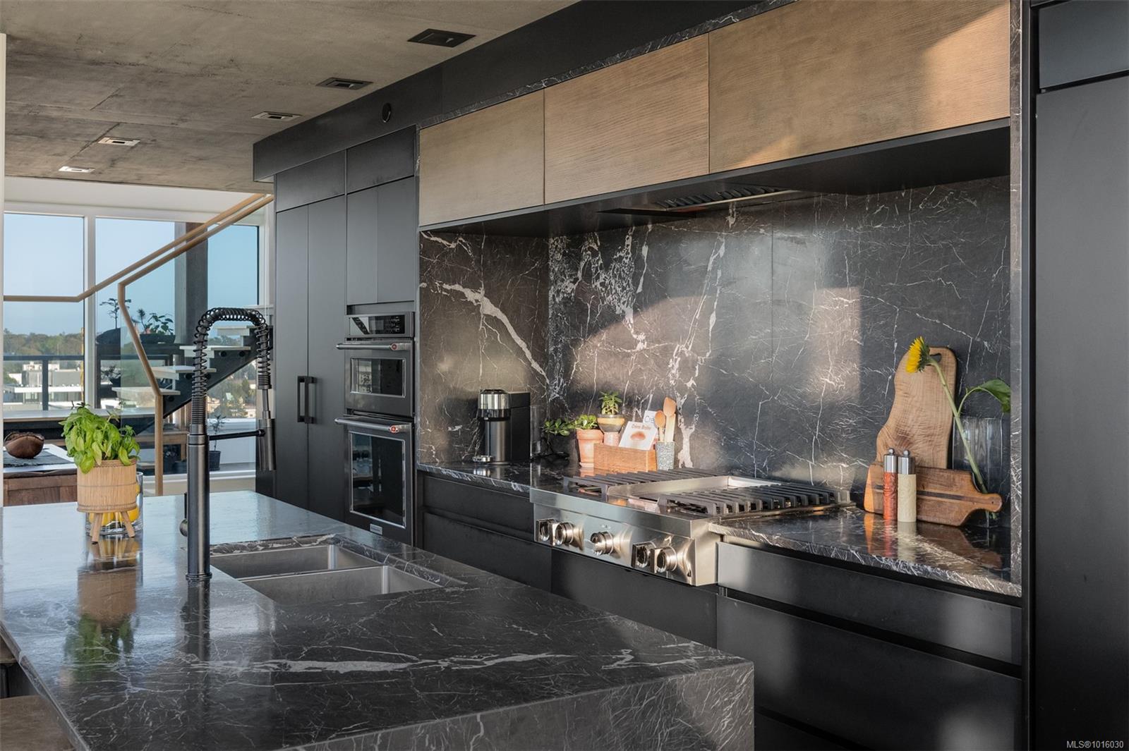 989 Johnson St # 1702