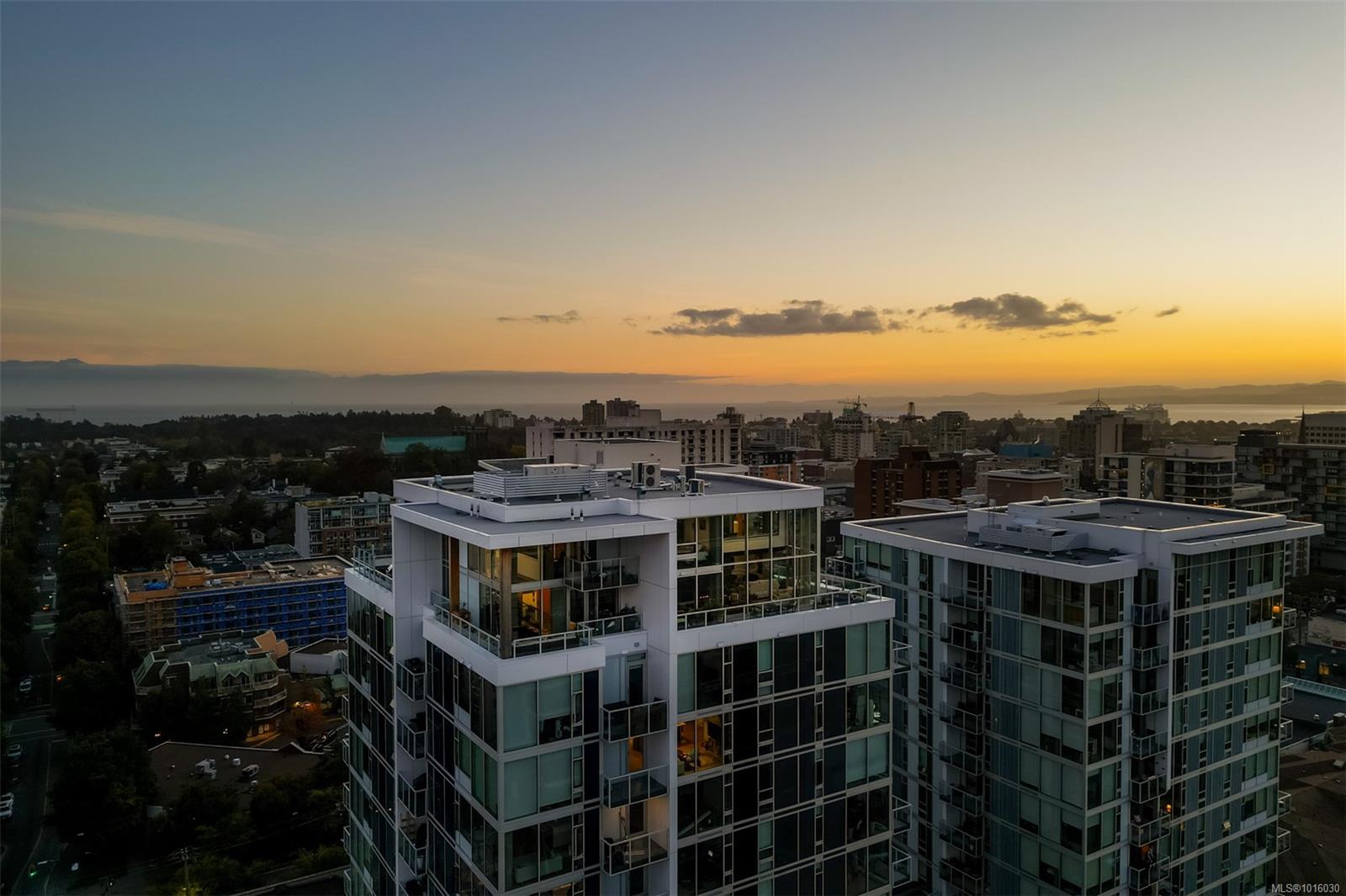 989 Johnson St # 1702