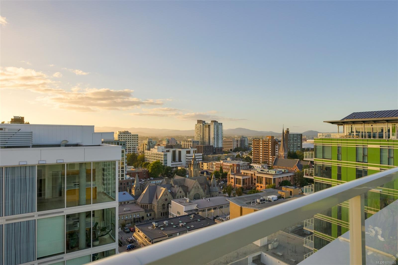 989 Johnson St # 1702