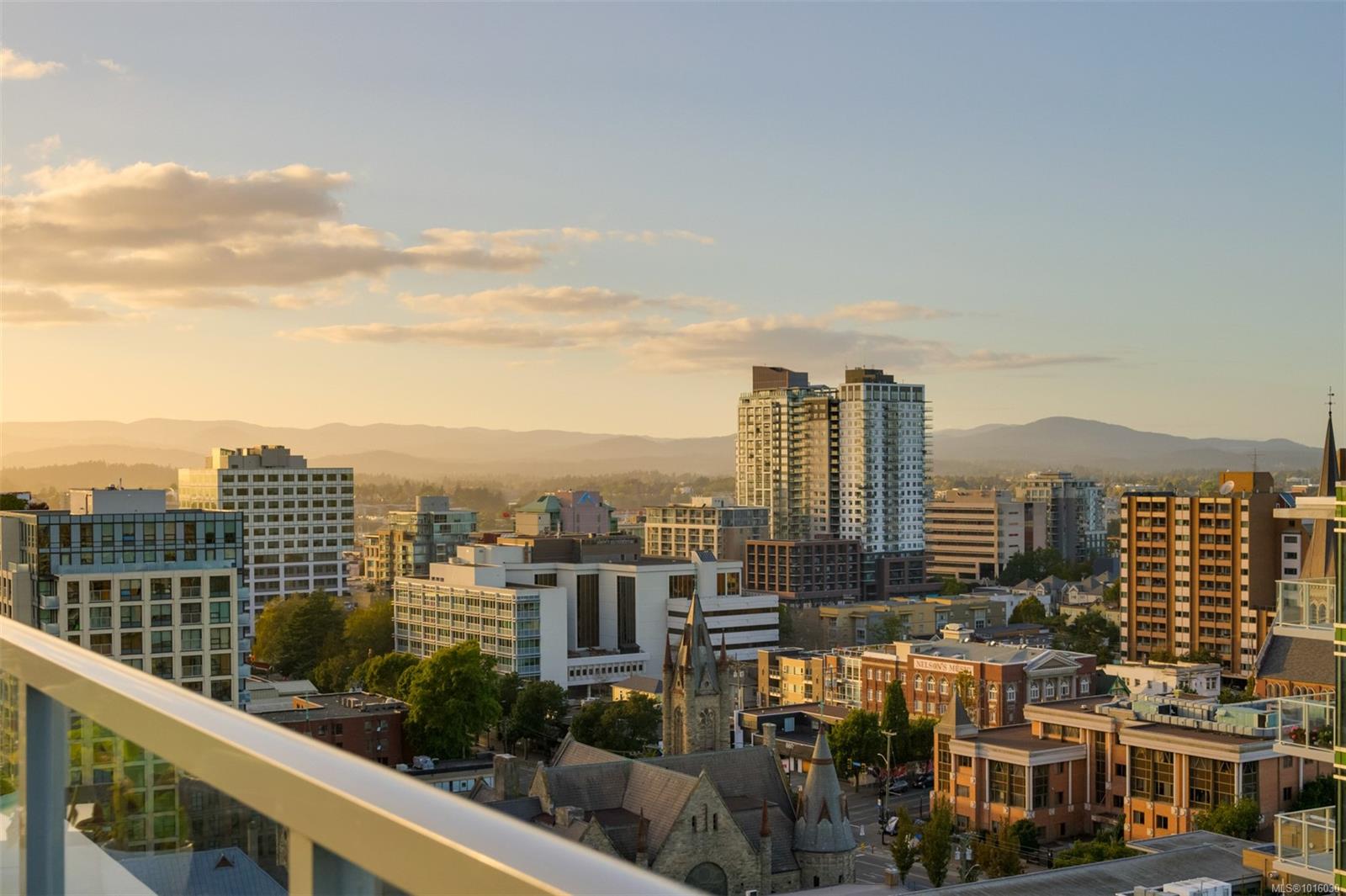 989 Johnson St # 1702