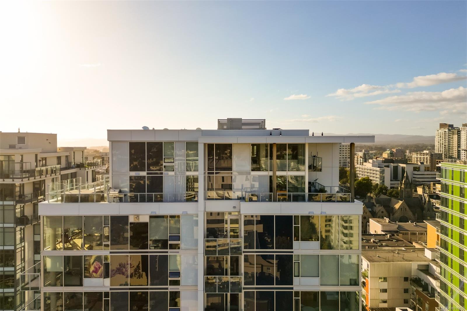 989 Johnson St # 1702