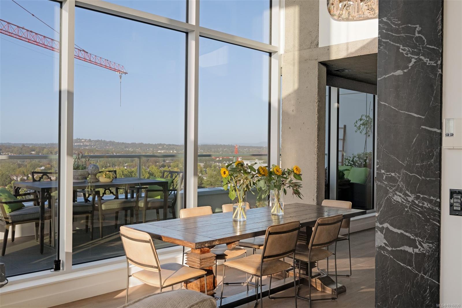 989 Johnson St # 1702