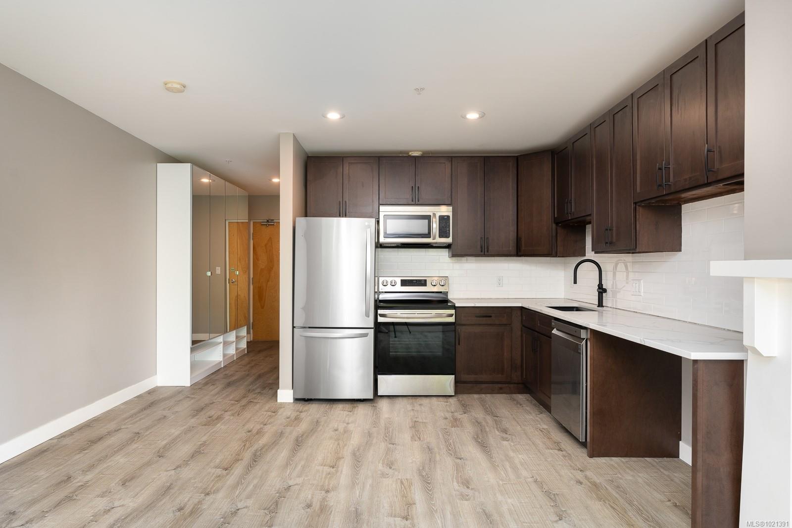 90 Regatta Landing # 417