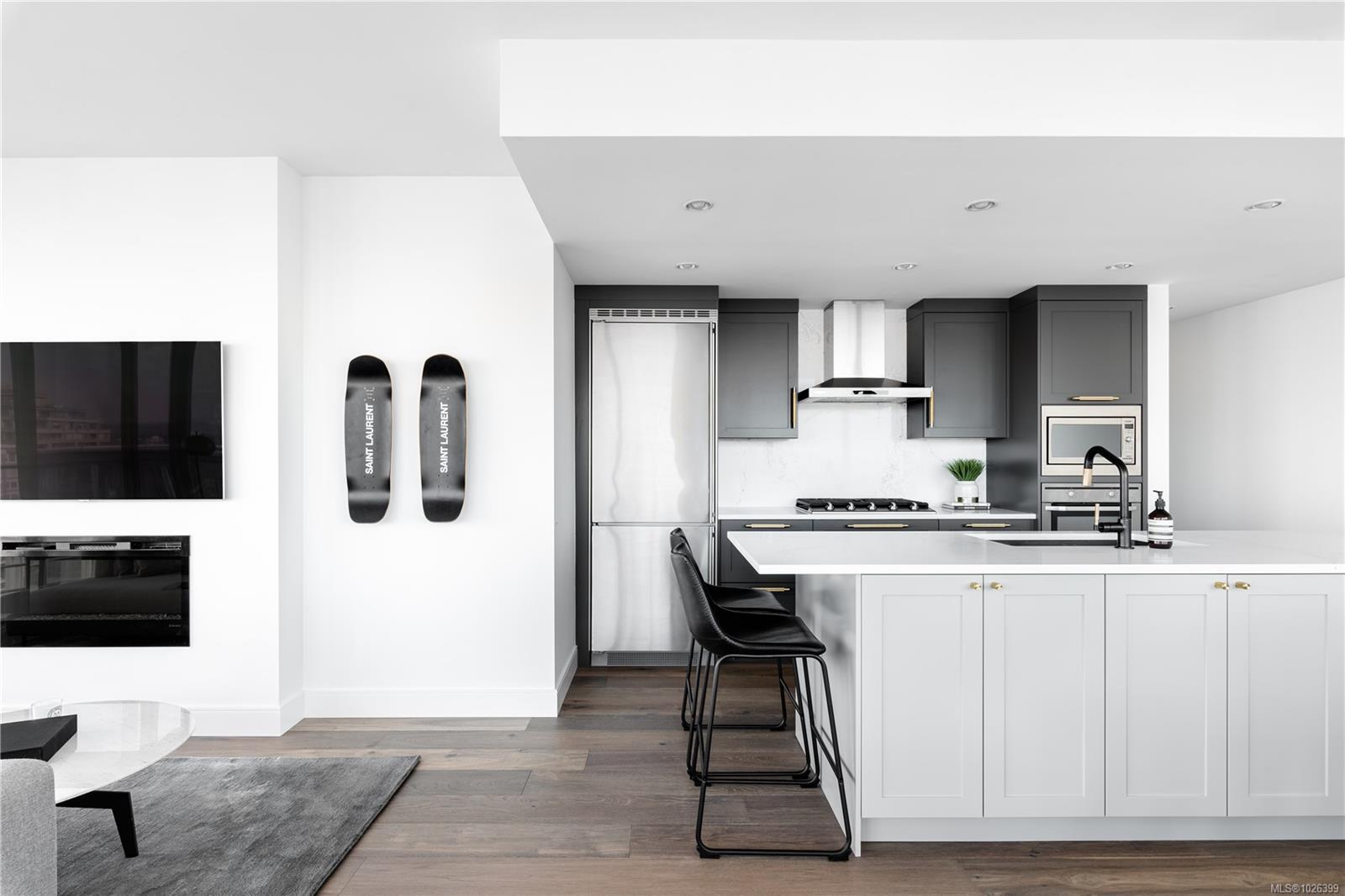 707 Courtney St # 1105