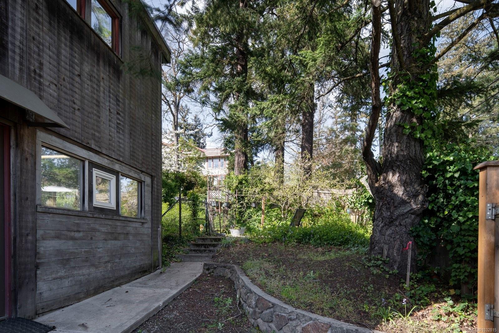1168 Burnside Rd W