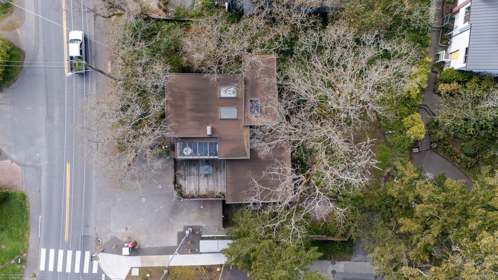 1168 Burnside Rd W