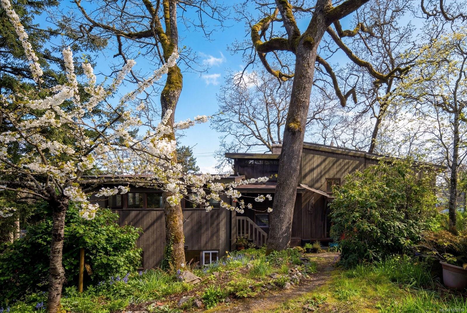 1168 Burnside Rd W