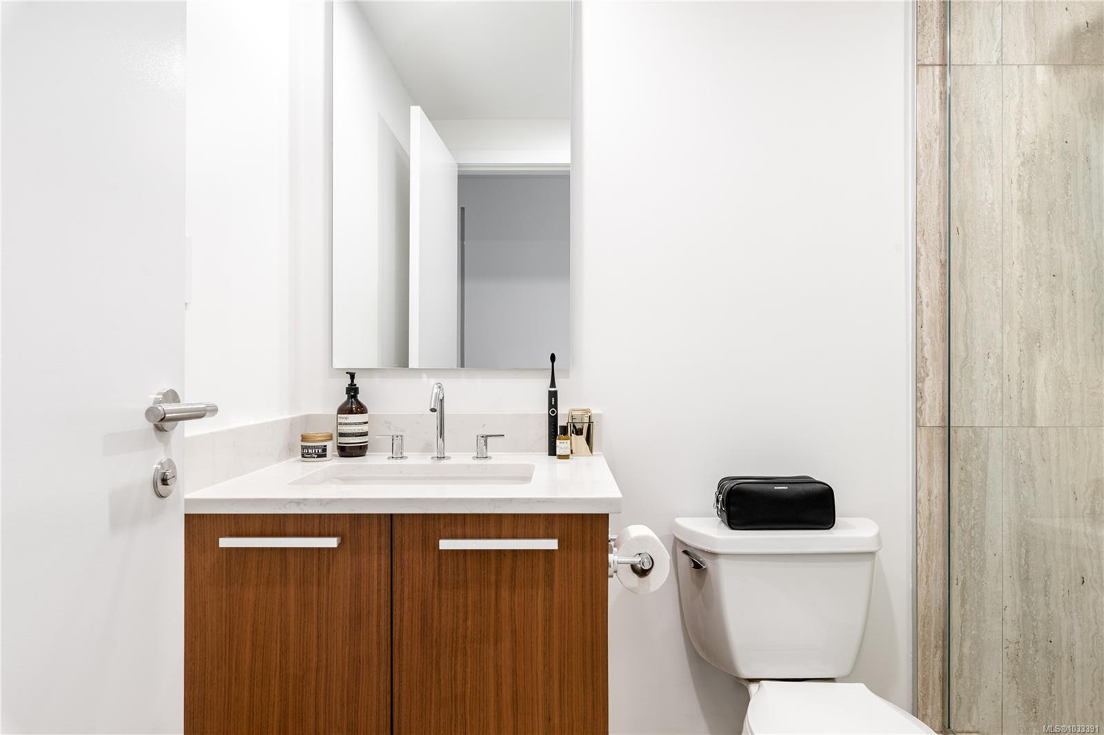 707 Courtney St # 1105