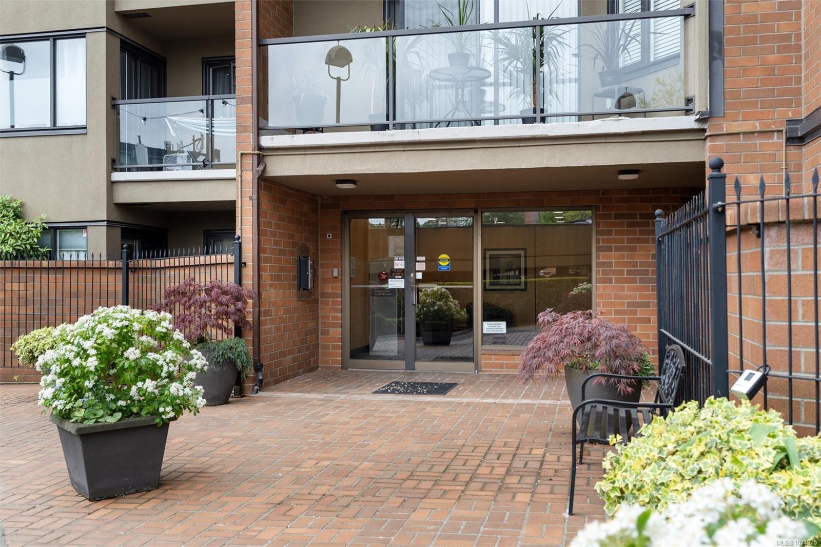 103 Gorge Rd E #703