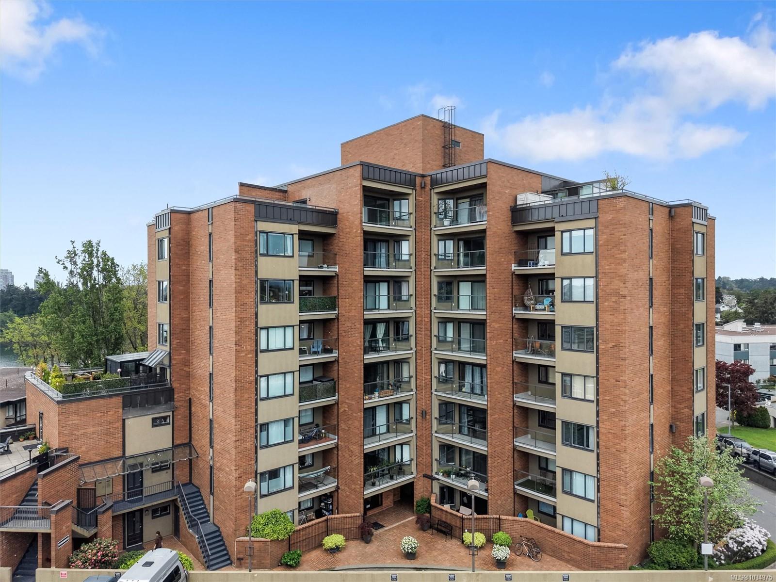 103 Gorge Rd E #703