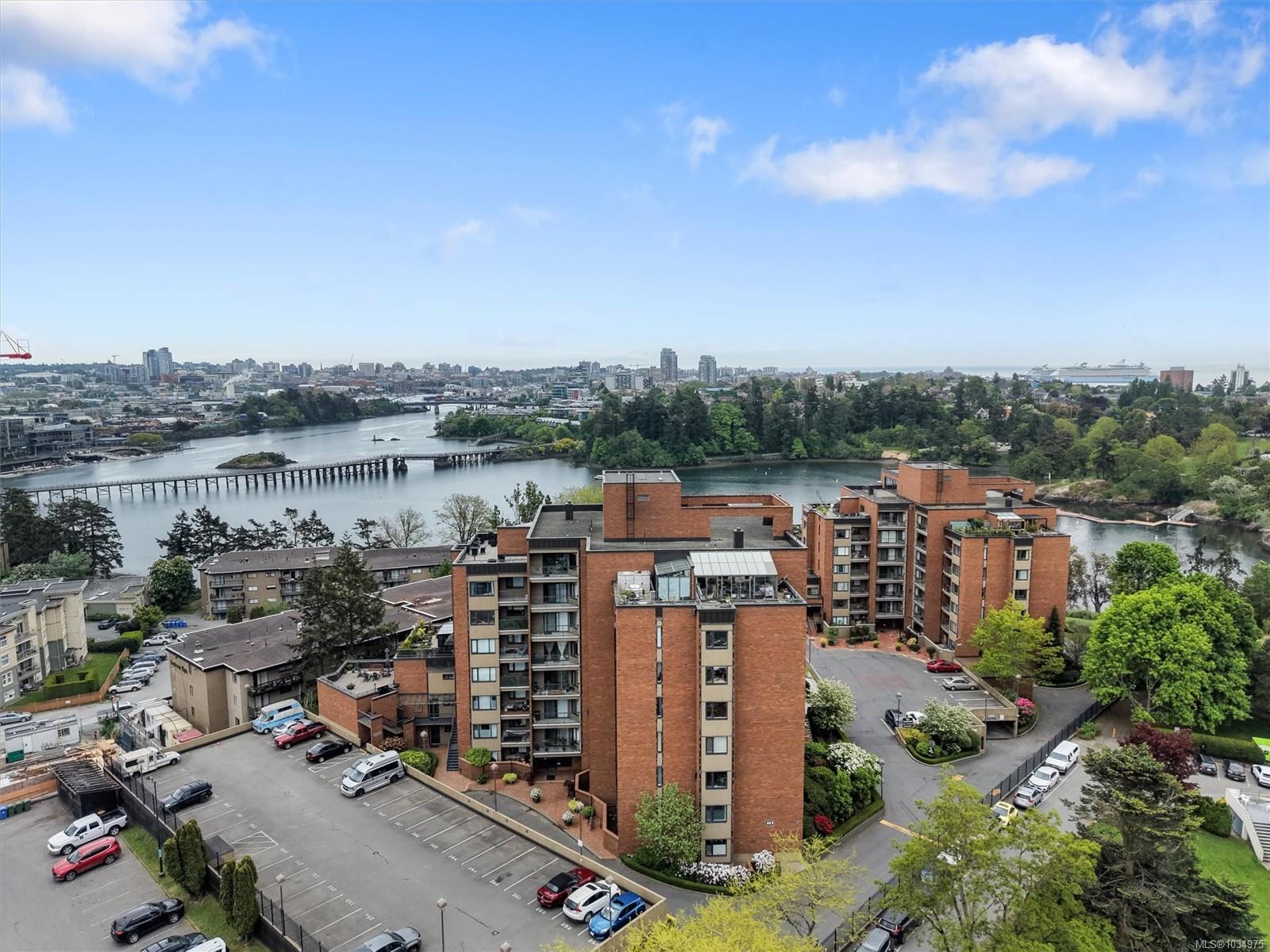 103 Gorge Rd E #703