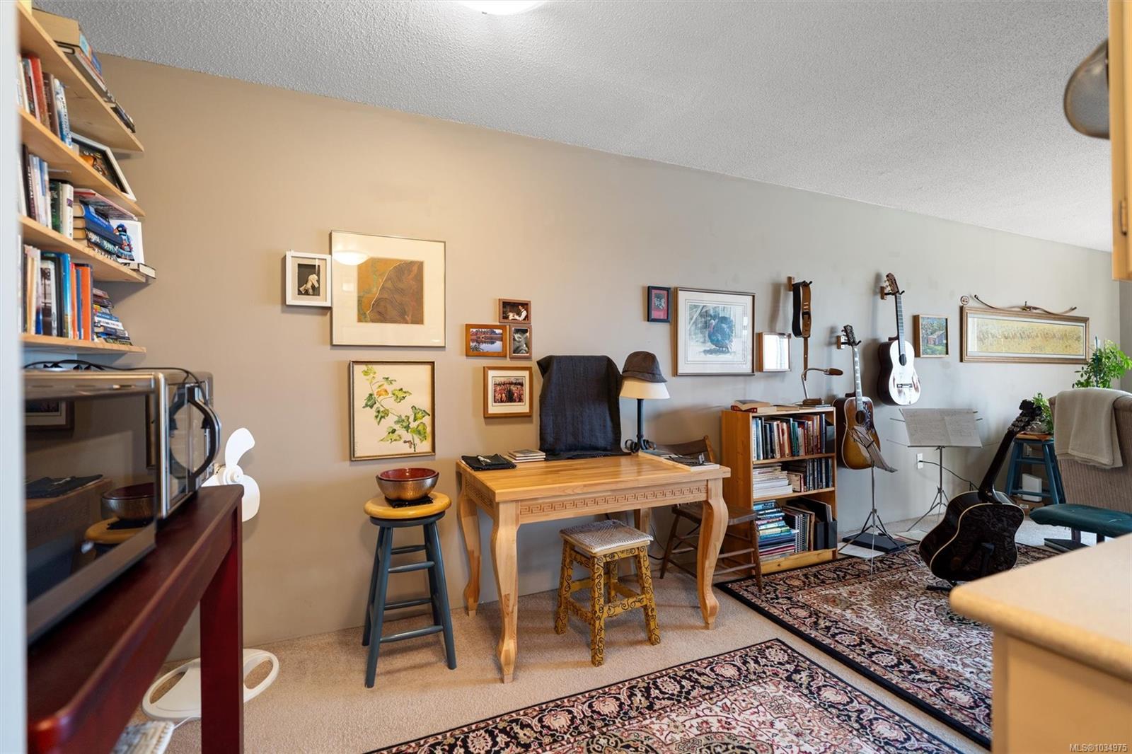 103 Gorge Rd E #703