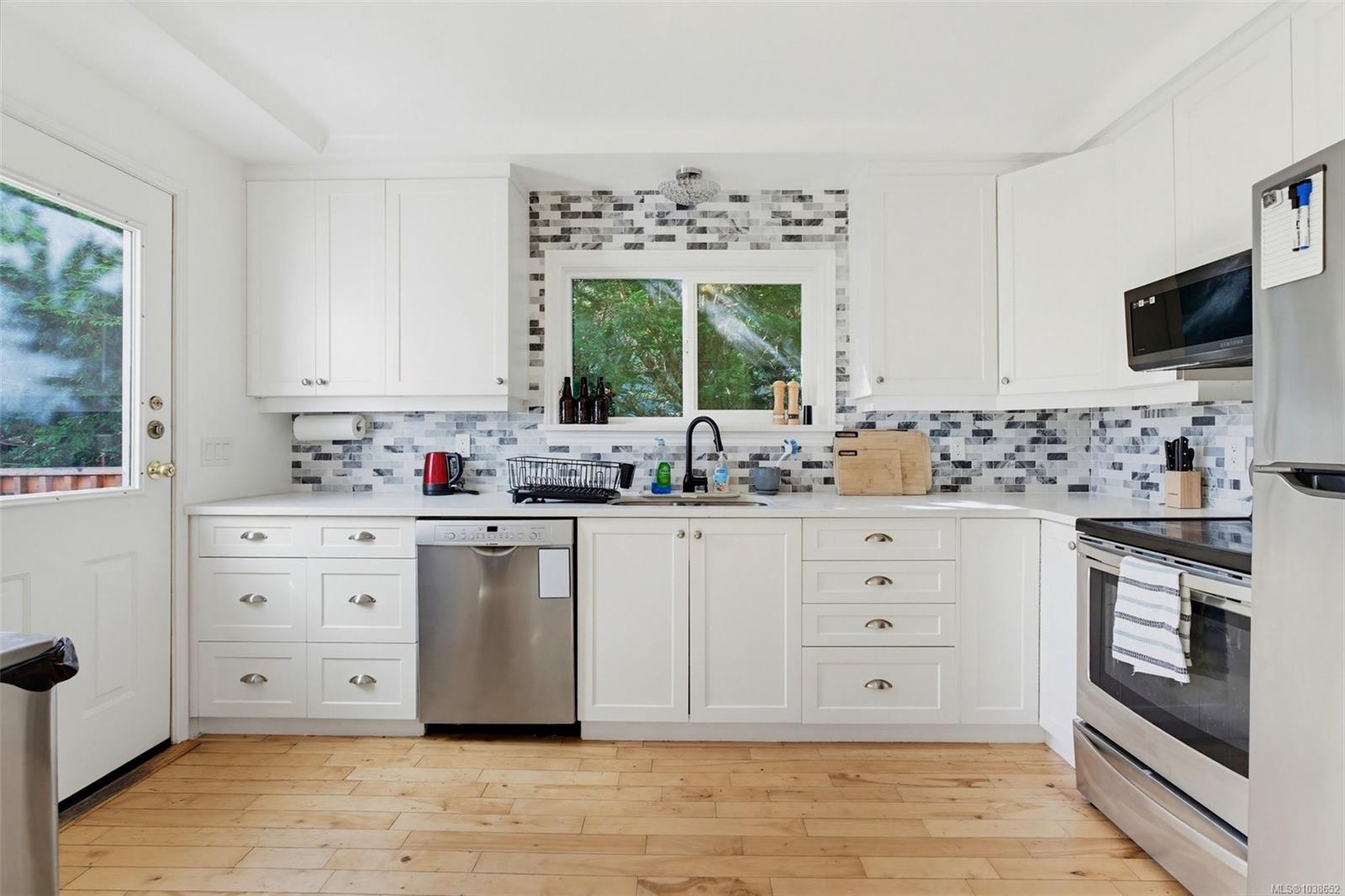 1161 Clovelly Terr