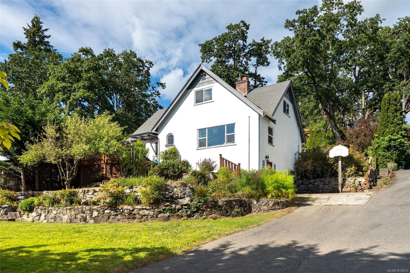 1161 Clovelly Terr