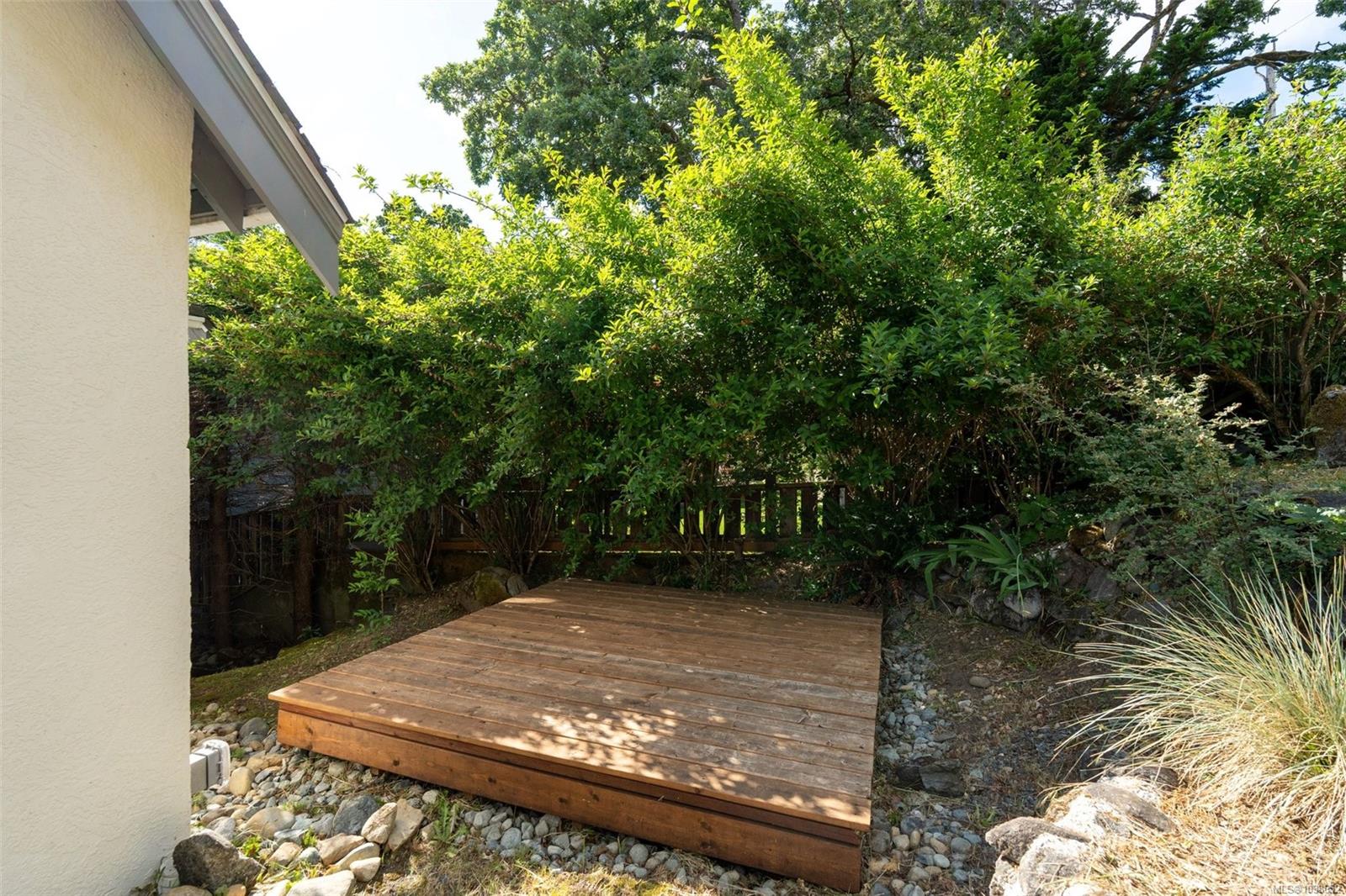 1161 Clovelly Terr