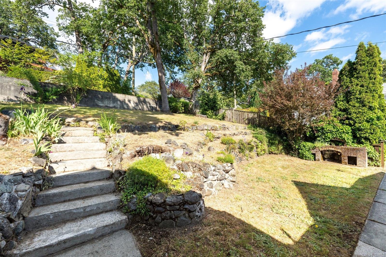1161 Clovelly Terr