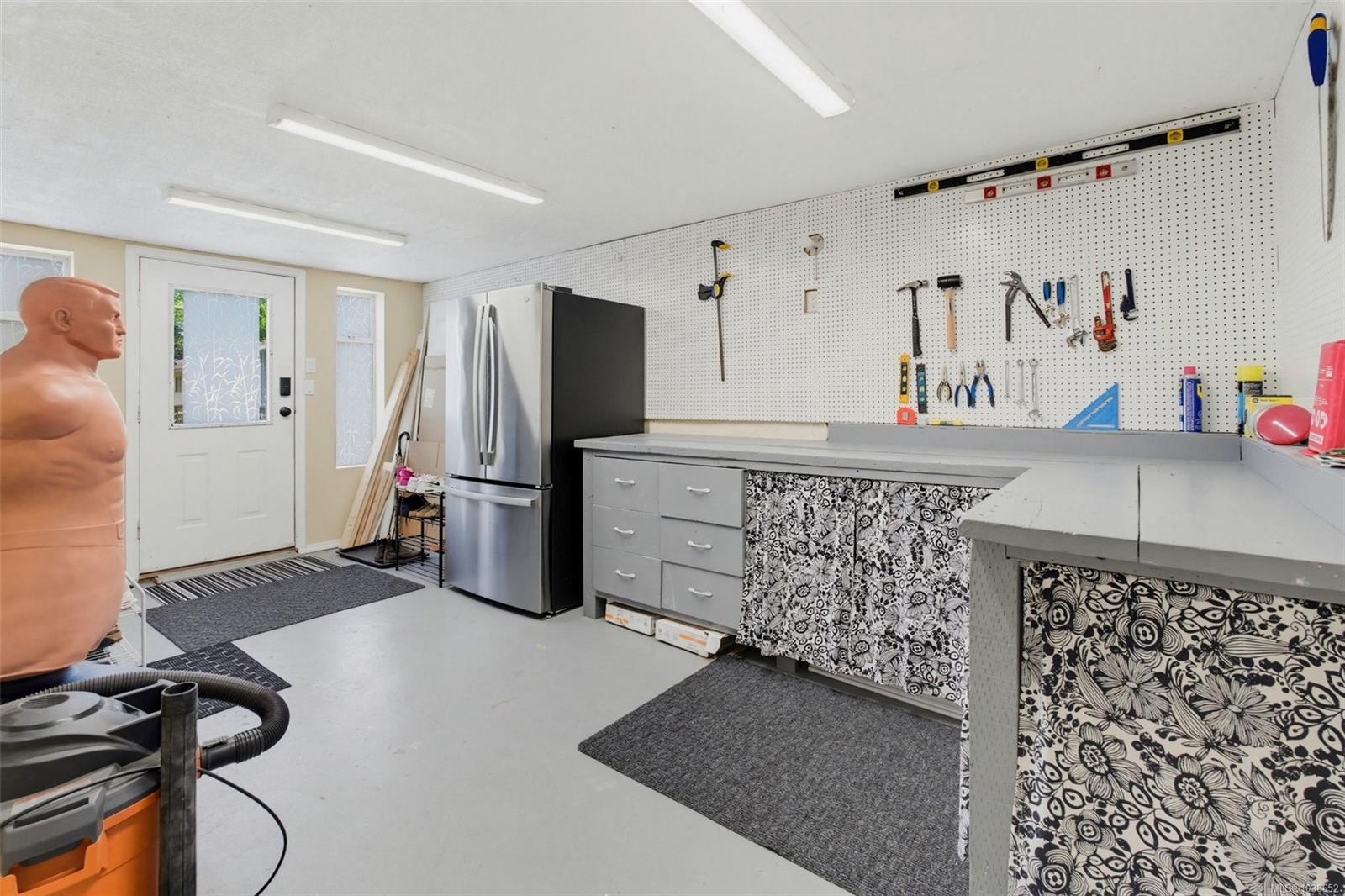 1161 Clovelly Terr