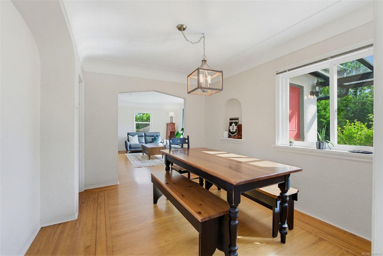 1161 Clovelly Terr