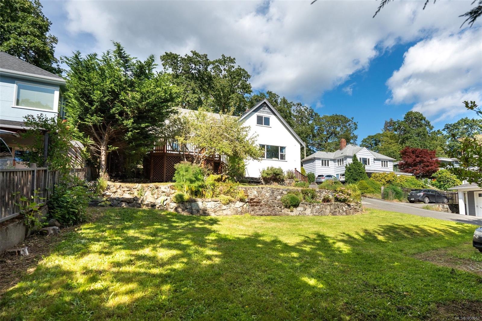 1161 Clovelly Terr