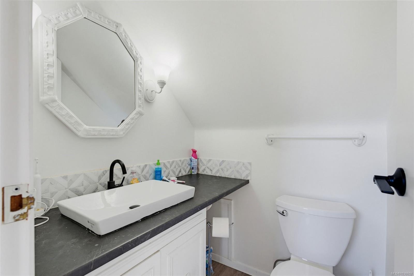 1161 Clovelly Terr